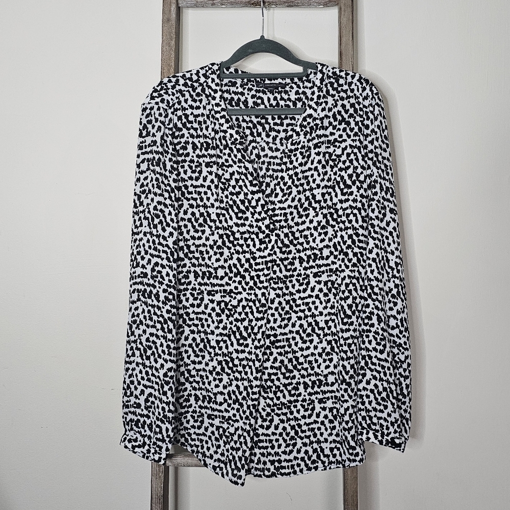 ⭐️40% Off⭐️ Adrianna Papell Black and White Dotted Blouse